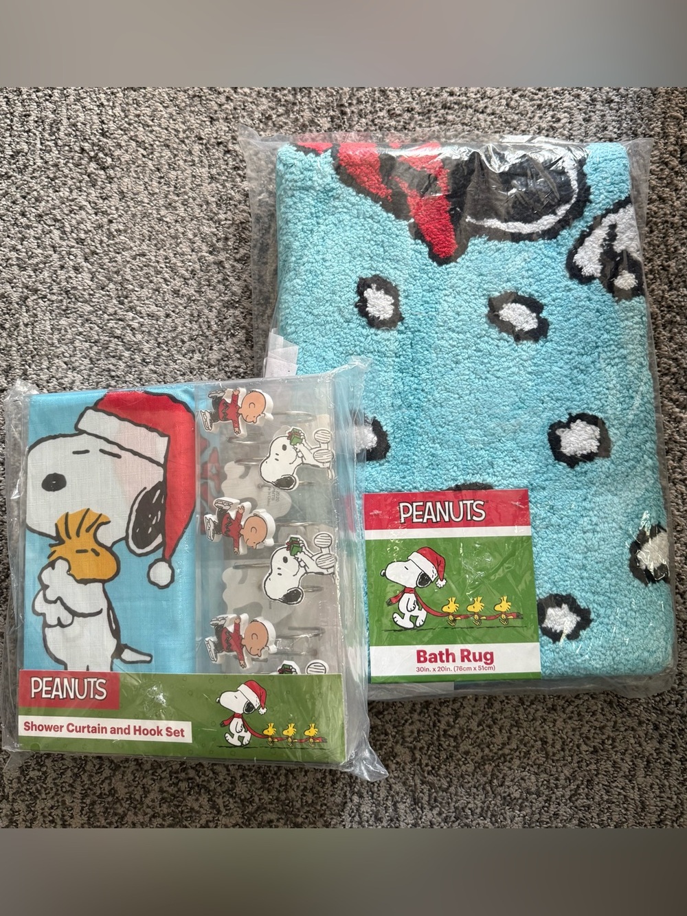 PEANUTS Snoopy Wonderland Christmas shower curtain, hooks & bath mat rug set NEW